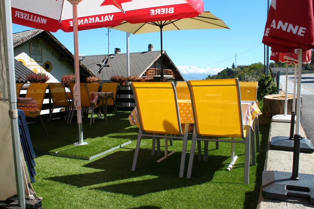 B&B Cafe De La Poste Agettes Exterior foto